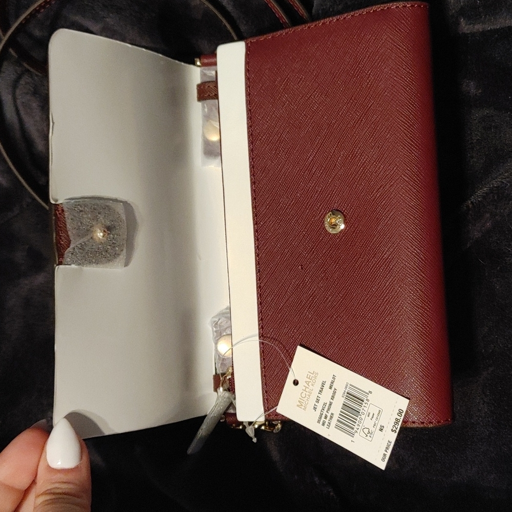 Michael Kors merlot phone xbody bag - Picture 2 of 3